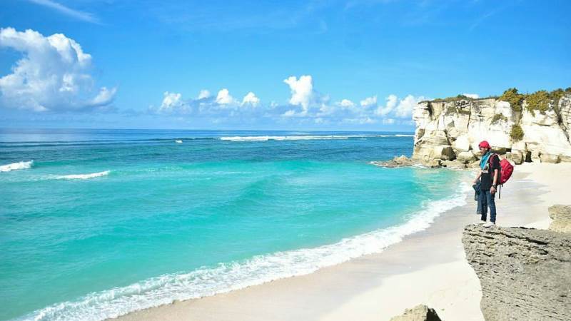 Indahnya Pantai Watu Bela di Pulau Sumba