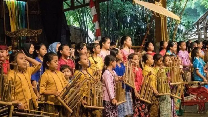 Saung Angklung Udjo: Menikmati Keindahan Seni Tradisional di Tengah Alam