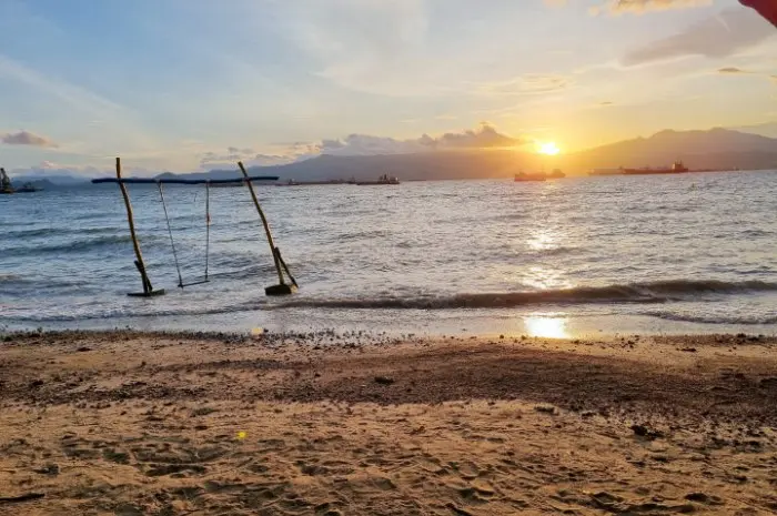 Pantai Tiska, Pesona Wisata Bahari Indah Nan Menawan di Lampung